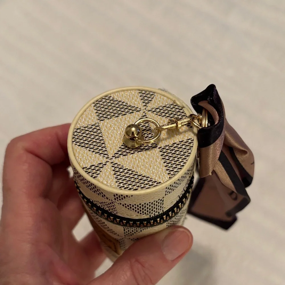 Vogue New Famous Checkered Cosmetic Case w/Keychain Embellished Purse Adornment